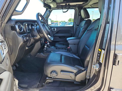 Used 2021 Jeep Wrangler Unlimited Sahara AWD/4WD image 9