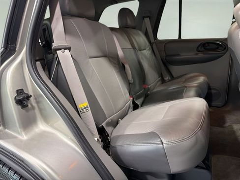 Used 2002 Chevrolet TrailBlazer LTZ image 30