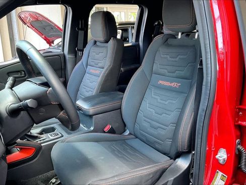 Used 2026 Nissan Frontier PRO-4X AWD/4WD image 3