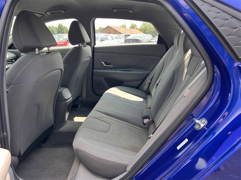 Used 2024 Hyundai Elantra SEL image 9