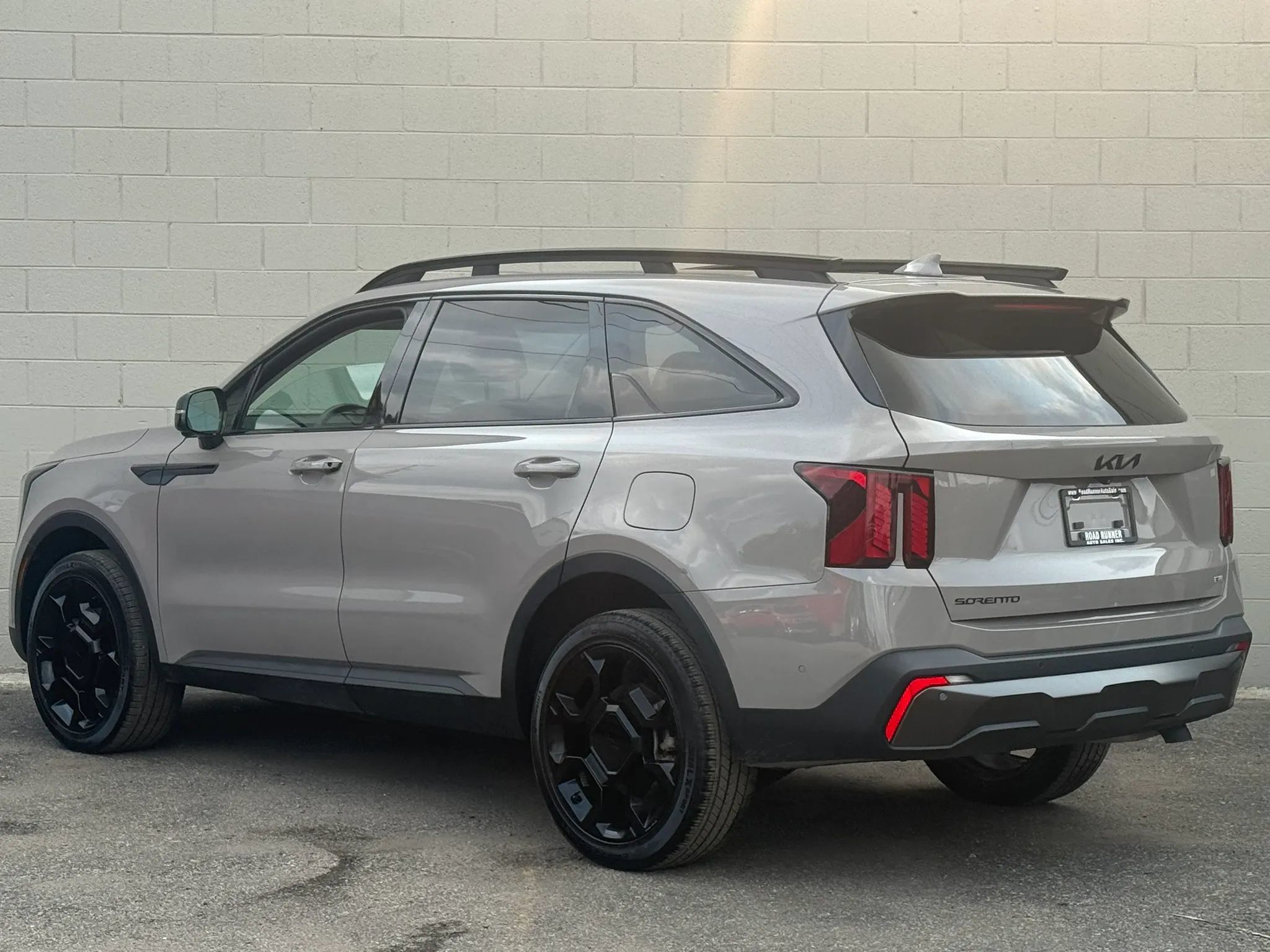 Used 2025 Kia Sorento SX AWD/4WD image 6