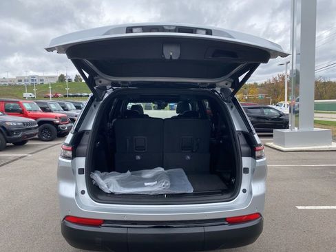 New 2025 Jeep Grand Cherokee L Limited w/ Black Appearance Package image 16