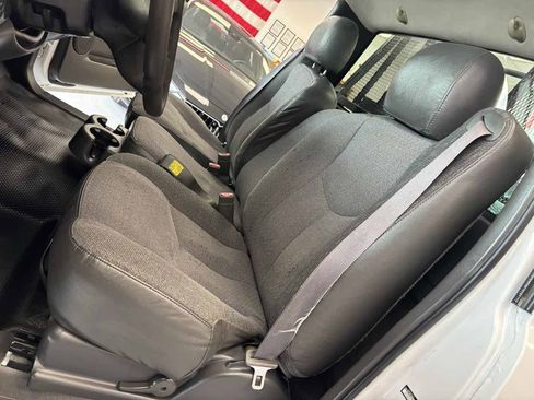 Used 2004 Chevrolet Silverado 2500 W/T RWD image 18