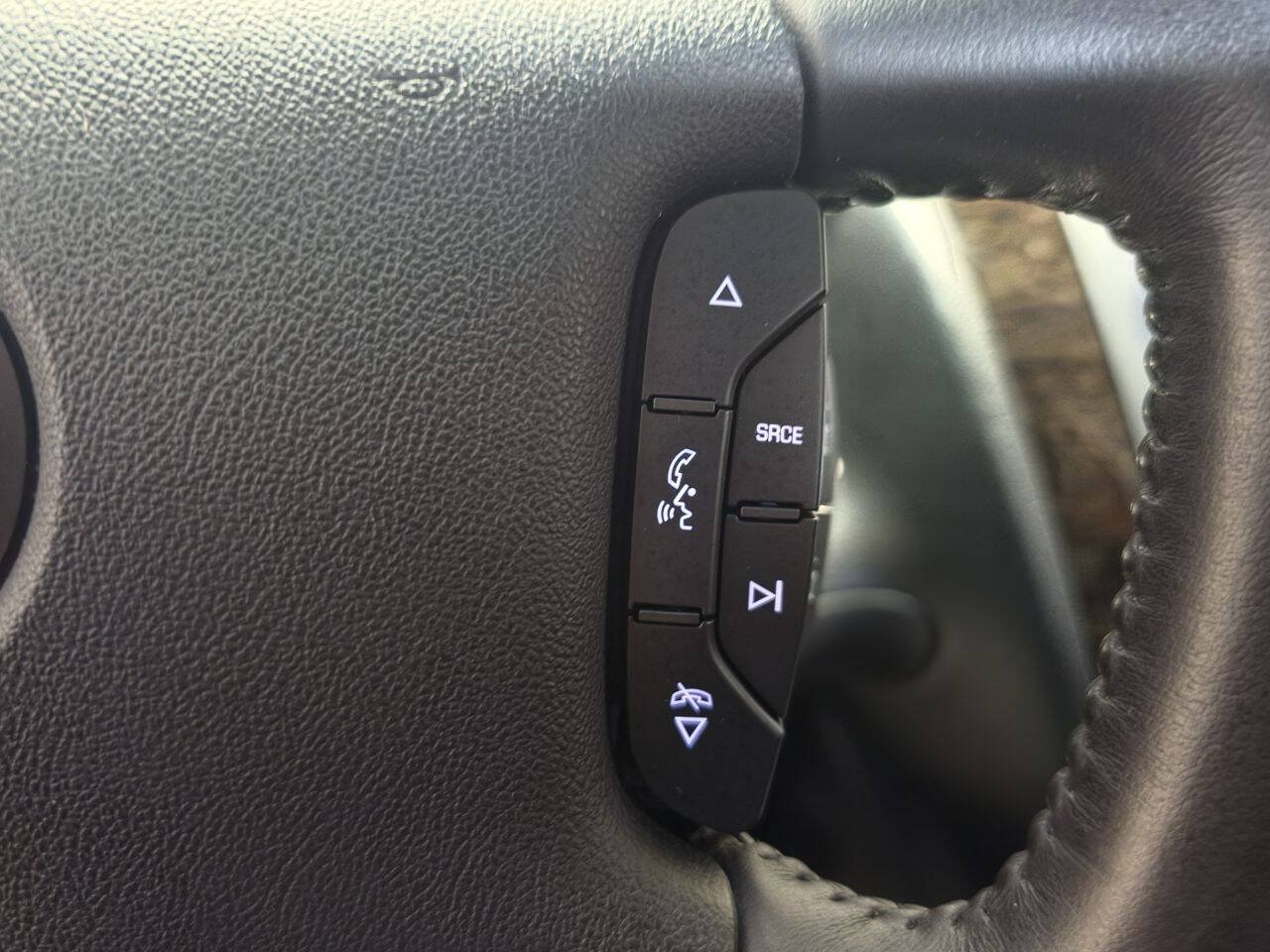 Used 2011 Cadillac DTS FWD image 19