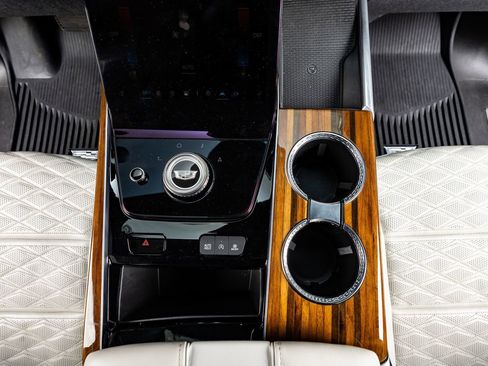 Used 2025 Cadillac Escalade ESV Sport Platinum w/ LPO, ONYX Package image 28