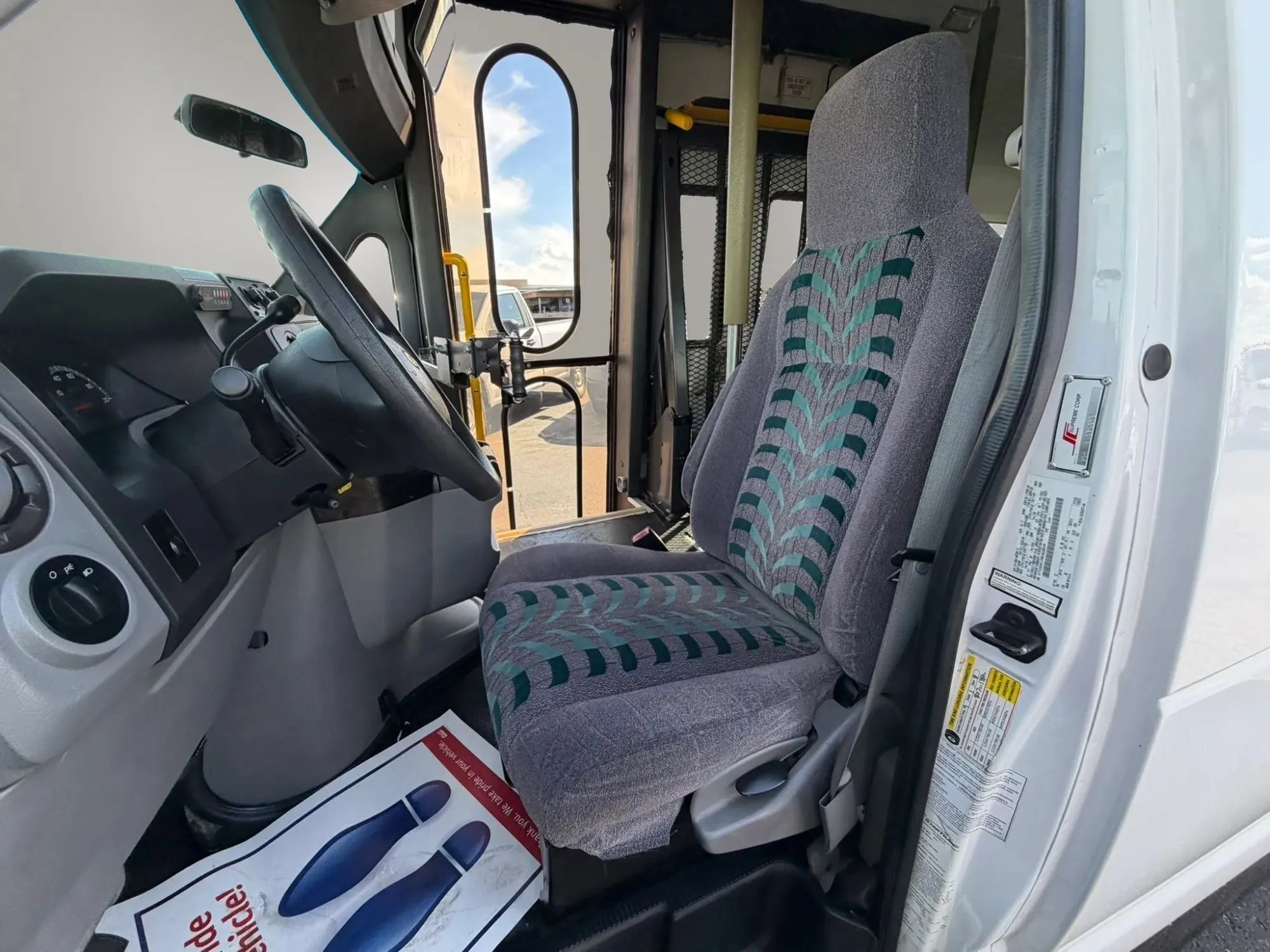Used 2011 Ford E-350 and Econoline 350 Extended Super Duty RWD image 17