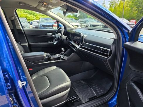 Certified 2023 Kia Sportage EX AWD/4WD image 11