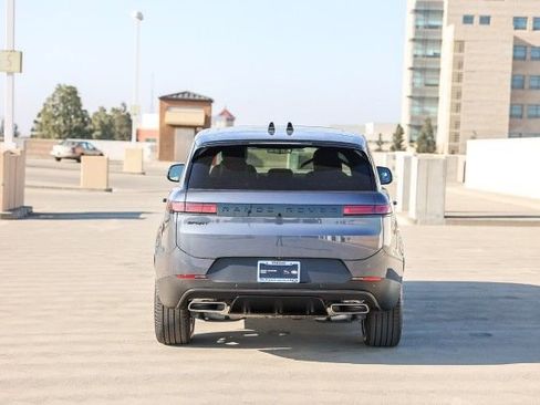 New 2025 Land Rover Range Rover Sport SE image 5