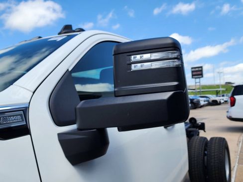 New 2026 GMC Sierra 3500 Pro w/ Convenience Package AWD/4WD image 17
