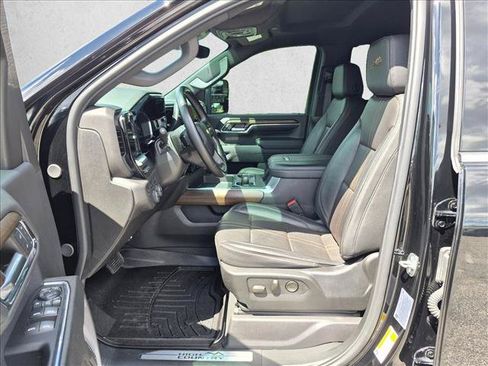Used 2024 Chevrolet Silverado 3500 High Country w/ Technology Package AWD/4WD image 16