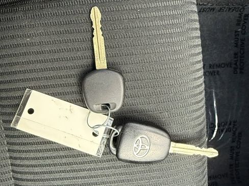 Used 2015 Toyota RAV4 LE AWD/4WD image 37