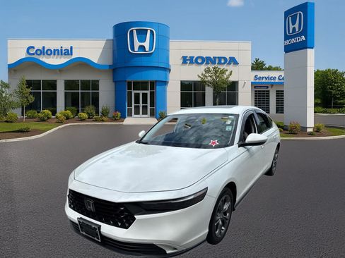 Used 2024 Honda Accord EX image 2