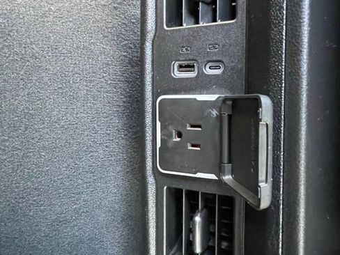 Certified 2024 Chevrolet Silverado 2500 LT w/ Convenience Package image 26