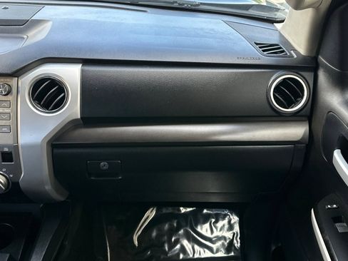 Used 2018 Toyota Tundra SR5 w/ SR5 Upgrade Package image 28