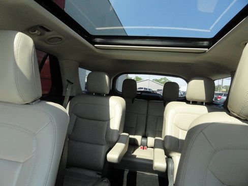 Used 2020 Ford Explorer XLT w/ Equipment Group 202A AWD/4WD image 25