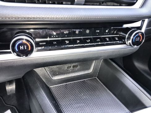 New 2026 Chevrolet Equinox LT w/ Convenience Package II image 18