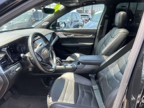 Used 2024 Cadillac XT6 Premium Luxury w/ Platinum Package AWD/4WD image 18