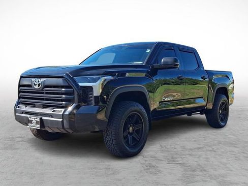 Used 2023 Toyota Tundra SR5 w/ SR5 Convenience Package AWD/4WD image 3