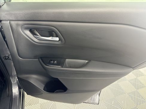 Used 2026 Nissan Rogue SV image 40