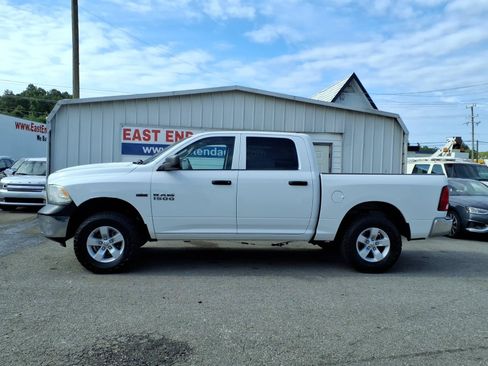 Used 2015 RAM 1500 Tradesman w/ Popular Equipment Group AWD/4WD image 2
