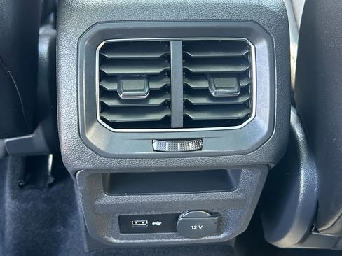 Used 2018 Volkswagen Tiguan SE image 25