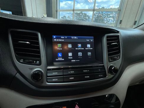 Used 2018 Hyundai Tucson SEL image 17