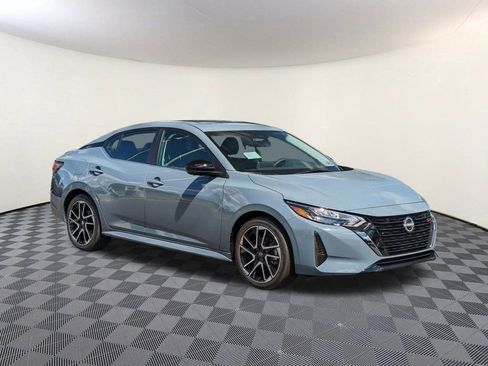 New 2025 Nissan Sentra SR w/ SR Premium Package FWD image 23