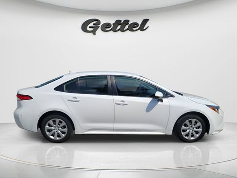Used 2023 Toyota Corolla LE image 3