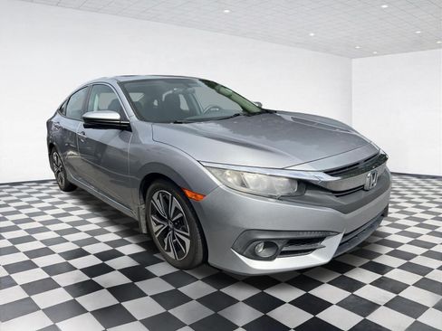 Used 2017 Honda Civic EX-T image 3