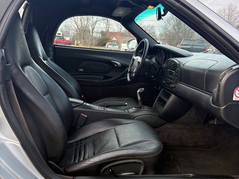 Used 2000 Porsche Boxster image 10