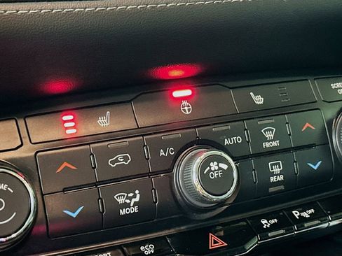 Certified 2021 Dodge Durango SXT image 31