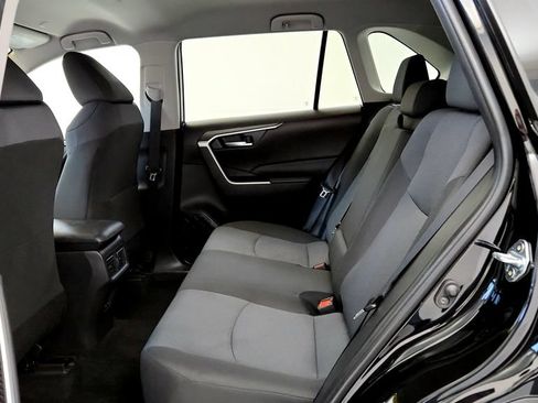 Used 2025 Toyota RAV4 XLE AWD/4WD image 21