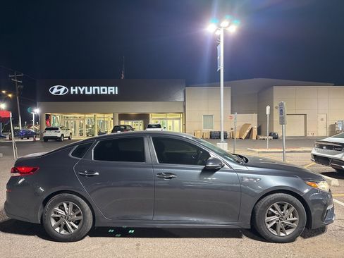 Used 2020 Kia Optima LX image 1