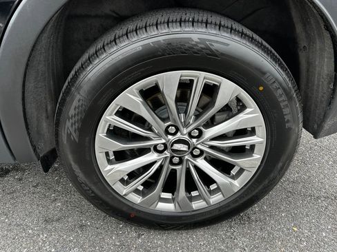 Used 2024 Cadillac XT4 Premium Luxury image 15