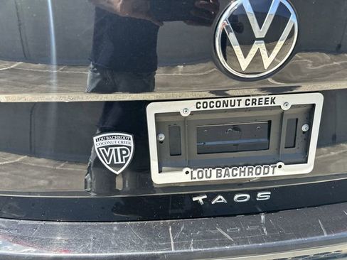 Used 2024 Volkswagen Taos SE FWD image 13