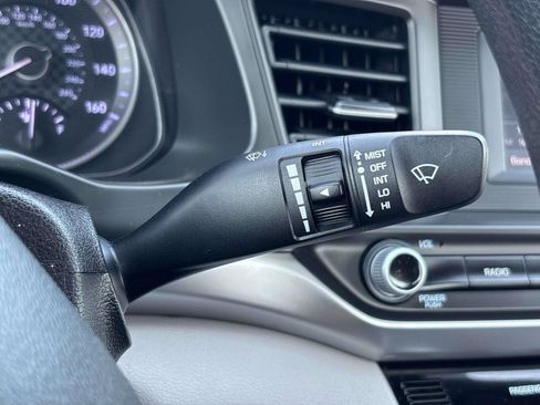 Used 2020 Hyundai Elantra SE w/ Cargo Package (C1) FWD image 23