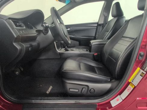 Used 2017 Toyota Camry XLE w/ Moonroof Package FWD image 15
