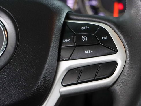 Used 2022 Jeep Cherokee Latitude w/ Sun & Sound Group AWD/4WD image 14