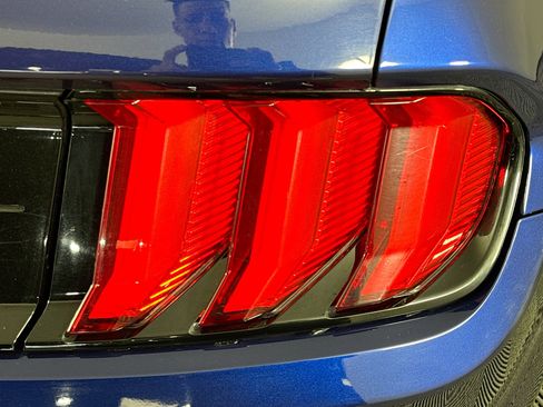 Used 2020 Ford Mustang Premium RWD image 29