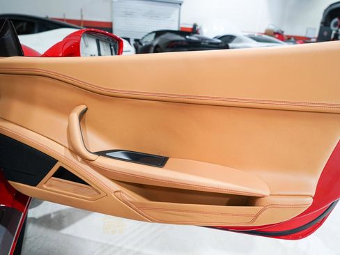 Used 2015 Ferrari 458 Italia image 18