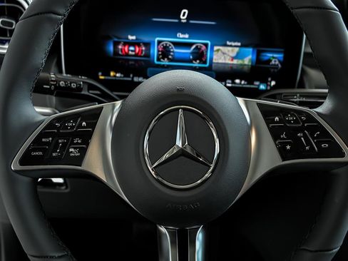 New 2025 Mercedes-Benz GLC 350e 4MATIC image 14