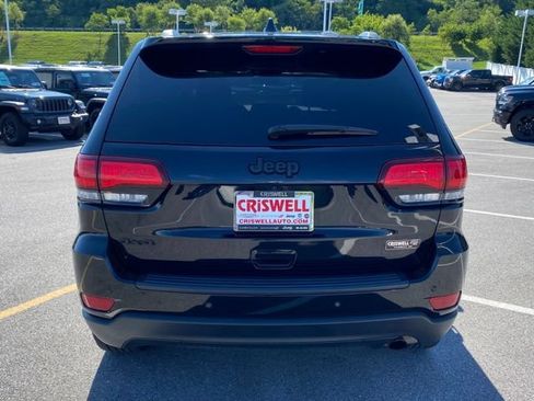 Used 2021 Jeep Grand Cherokee Freedom Edition AWD/4WD image 4