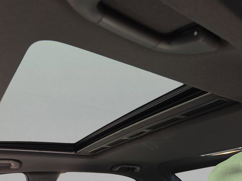 Used 2010 Mercedes-Benz C 63 AMG Sedan image 11