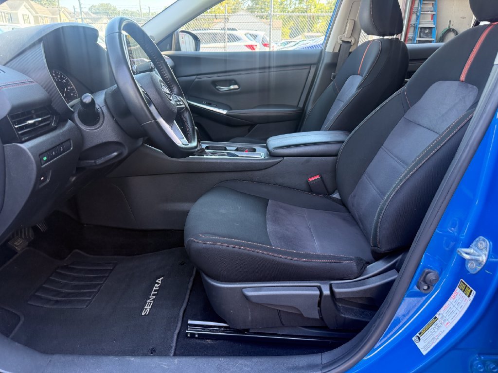 Used 2025 Nissan Sentra SR FWD image 12