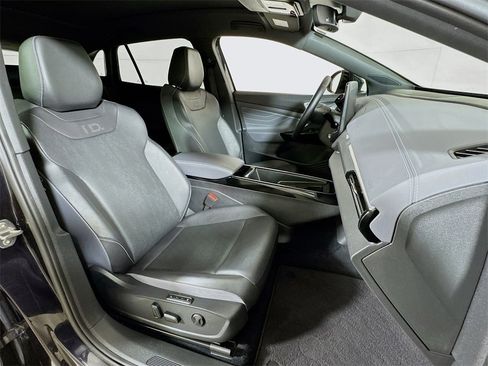 Used 2023 Volkswagen ID.4 Pro S image 27