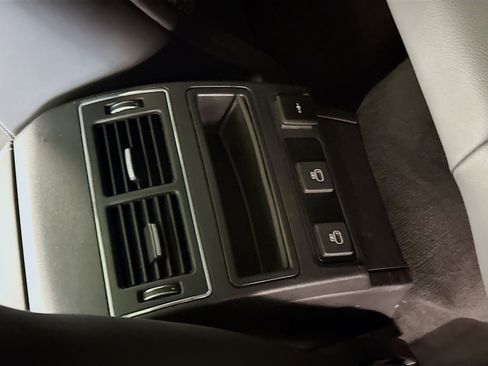 Used 2024 Jaguar F-PACE R-Dynamic S image 29