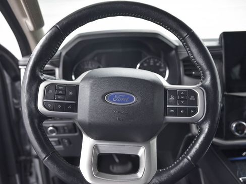 Used 2023 Ford Expedition XLT image 20