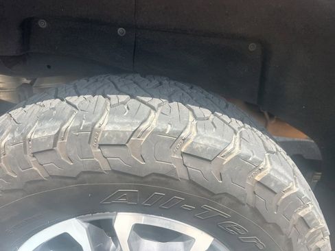 Used 2021 GMC Sierra 2500 SLT w/ SLT Premium Package image 5