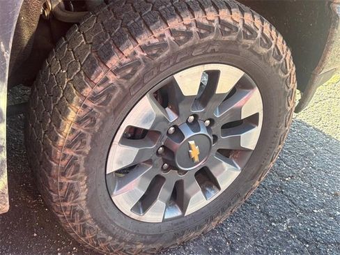 Used 2023 Chevrolet Silverado 2500 Custom w/ Custom Value Package image 10