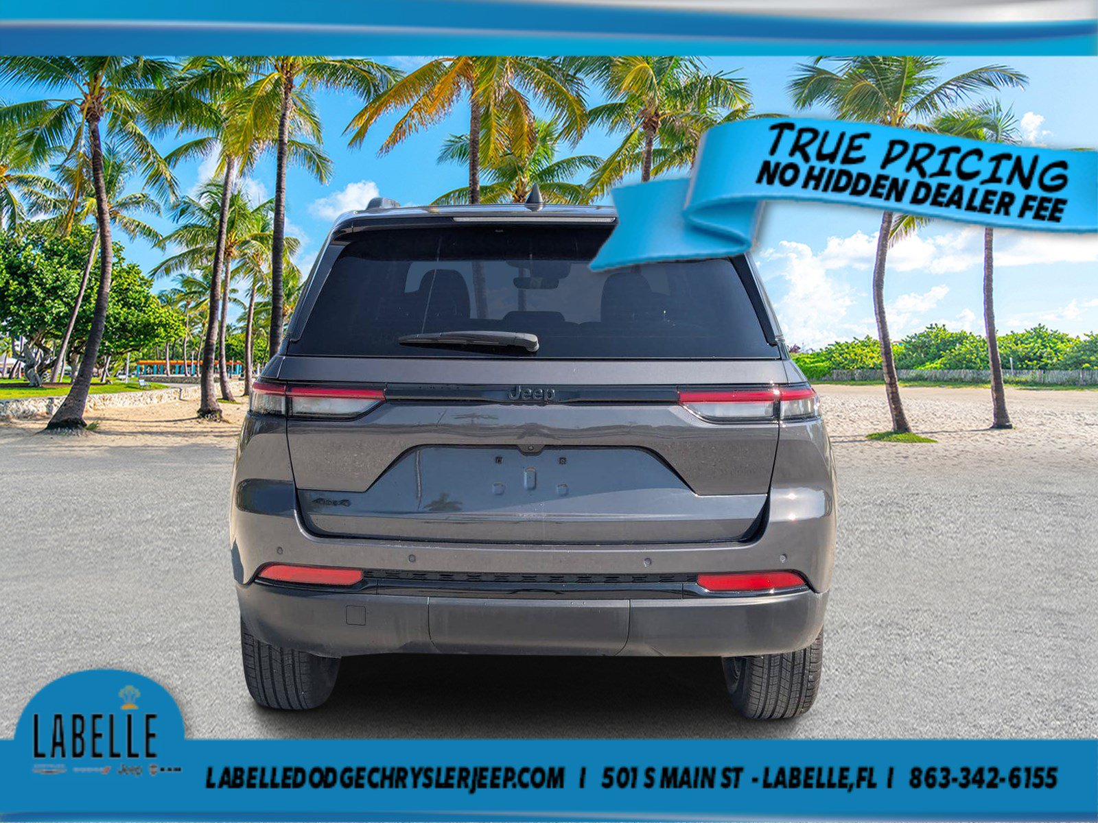 Used 2025 Jeep Grand Cherokee Altitude AWD/4WD image 4